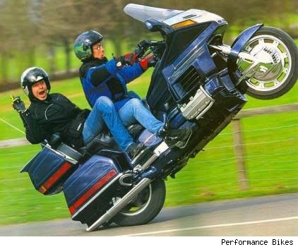 Goldwing-wheelie