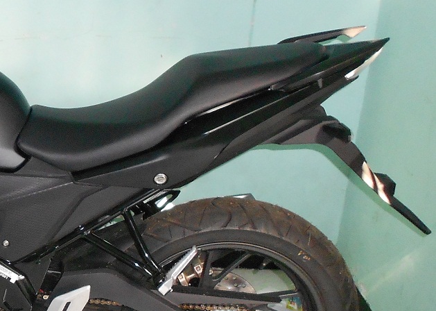 new cb150r tail